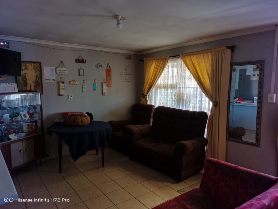 2 Bedroom Property for Sale in Delft South Western Cape